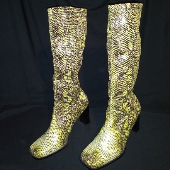 Slides - Picture 3 of 4